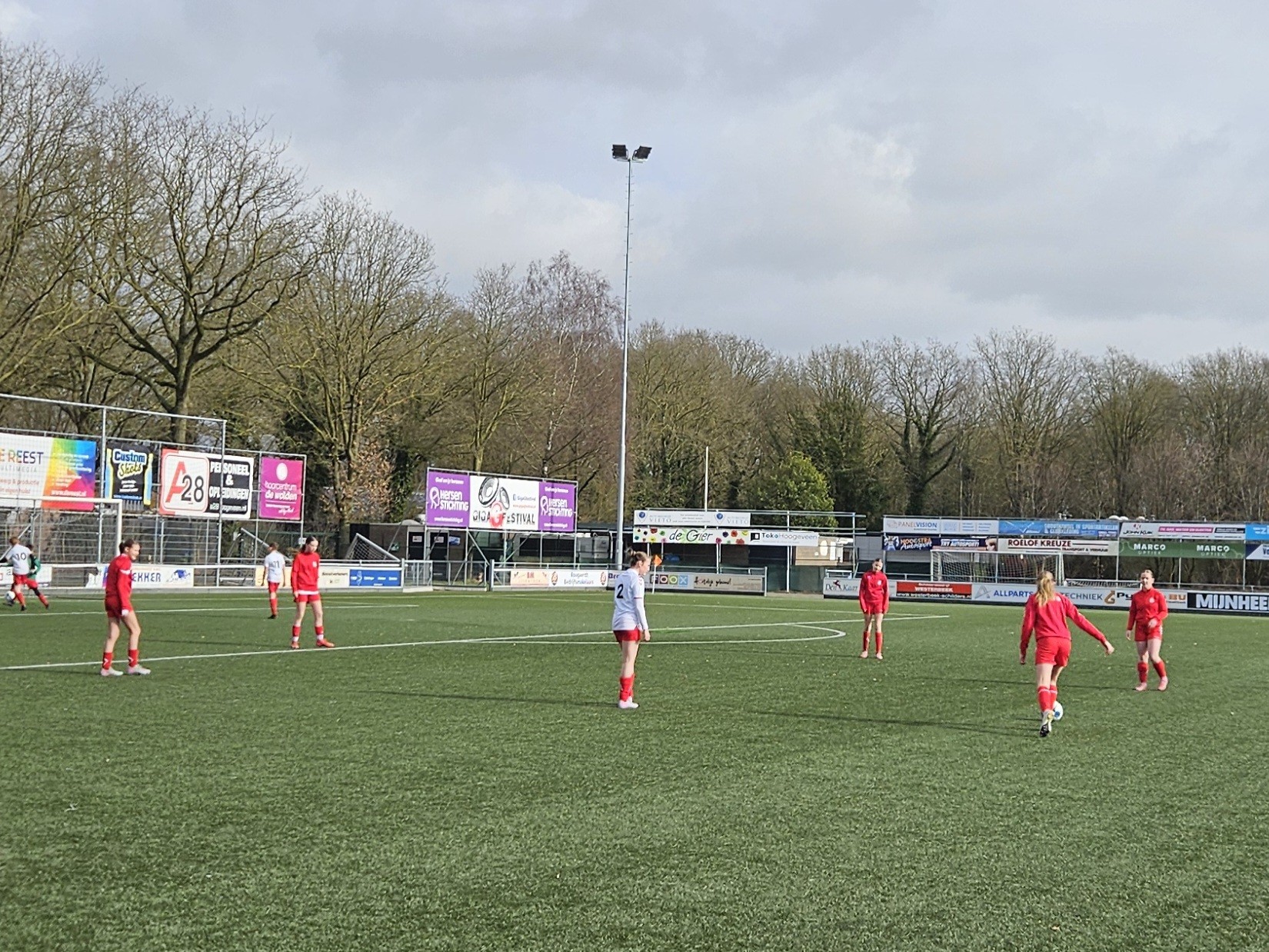 Strijd in de voorjaarszon! ☀️⚽