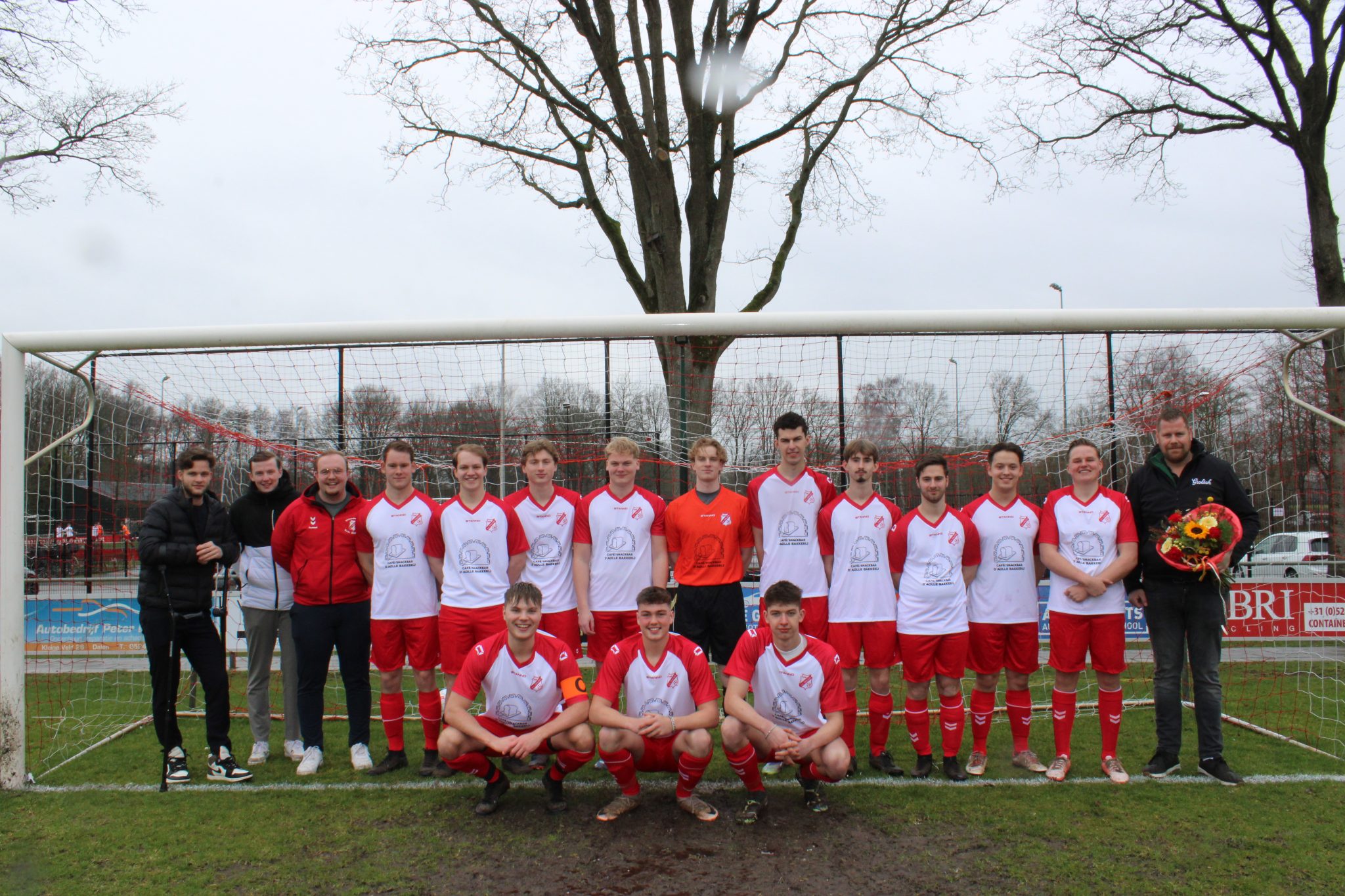 Dalen 2 zaterdag heeft nieuwe wedstrijdshirts van d’Aolle Bakkerij