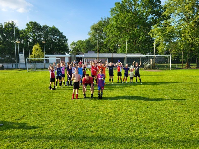 Suus Benjamins en Tijmen Alferink jeugdspelers van de maand