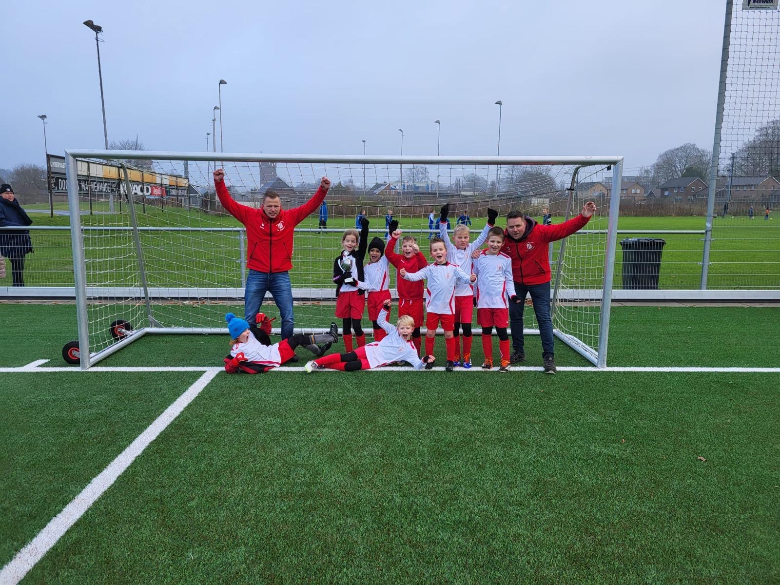 Jo 9 JO 9-1 viert kampioensfeest | VV Dalen